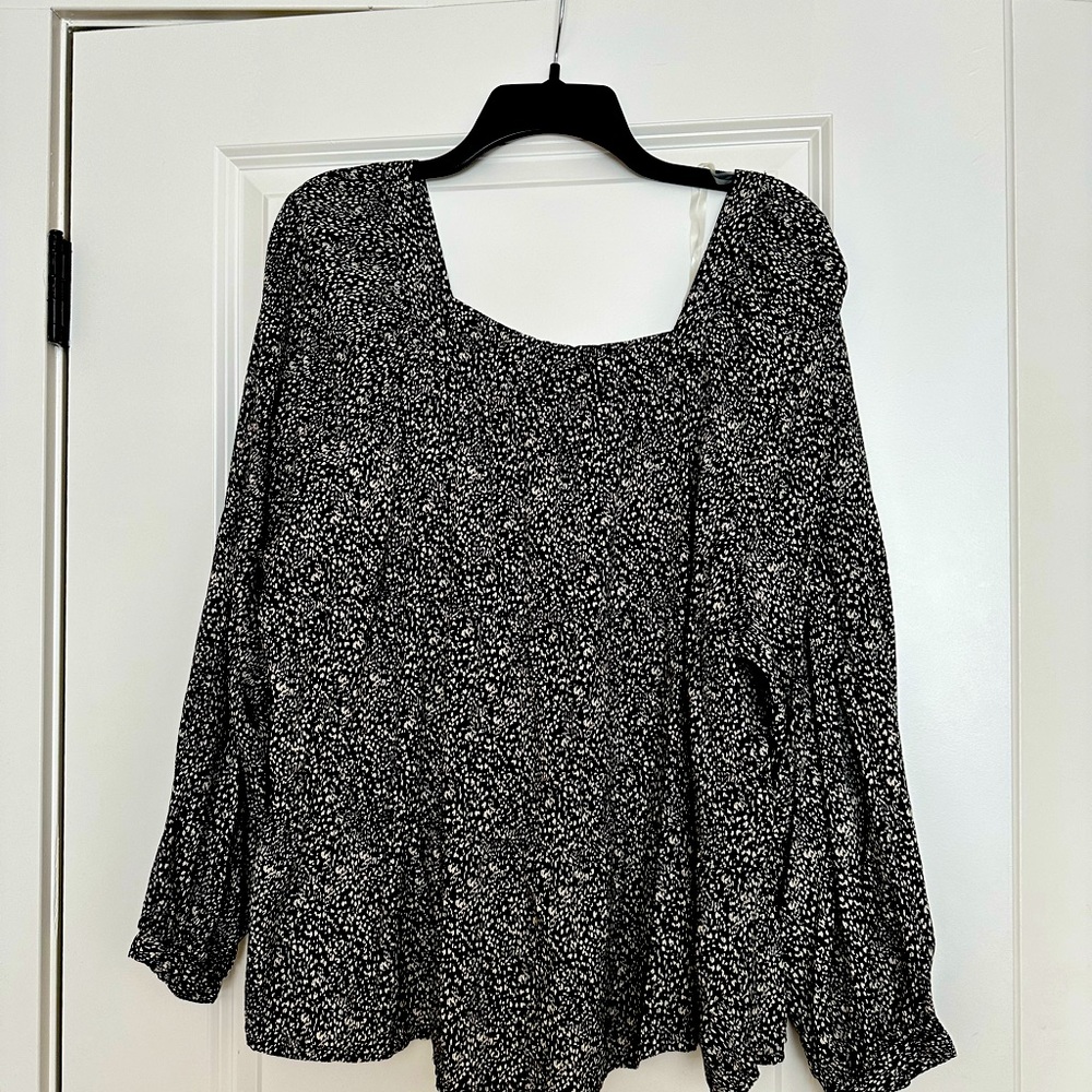 Old Navy square neck blouse.  Size XXL
